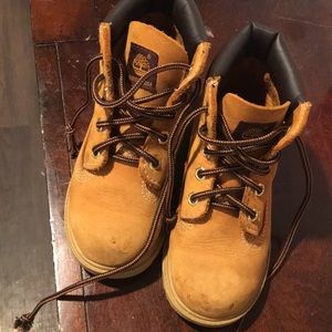 Timberland boots size 9c no laces